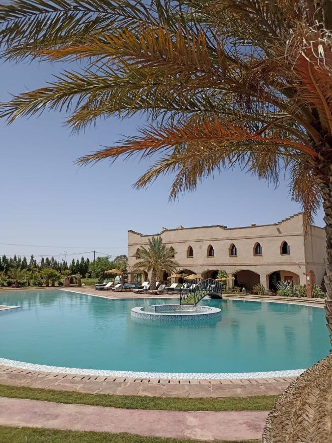 Les Jardins D Amizmiz 6 Piscines Bed and Breakfast Wawizelte Eksteriør billede